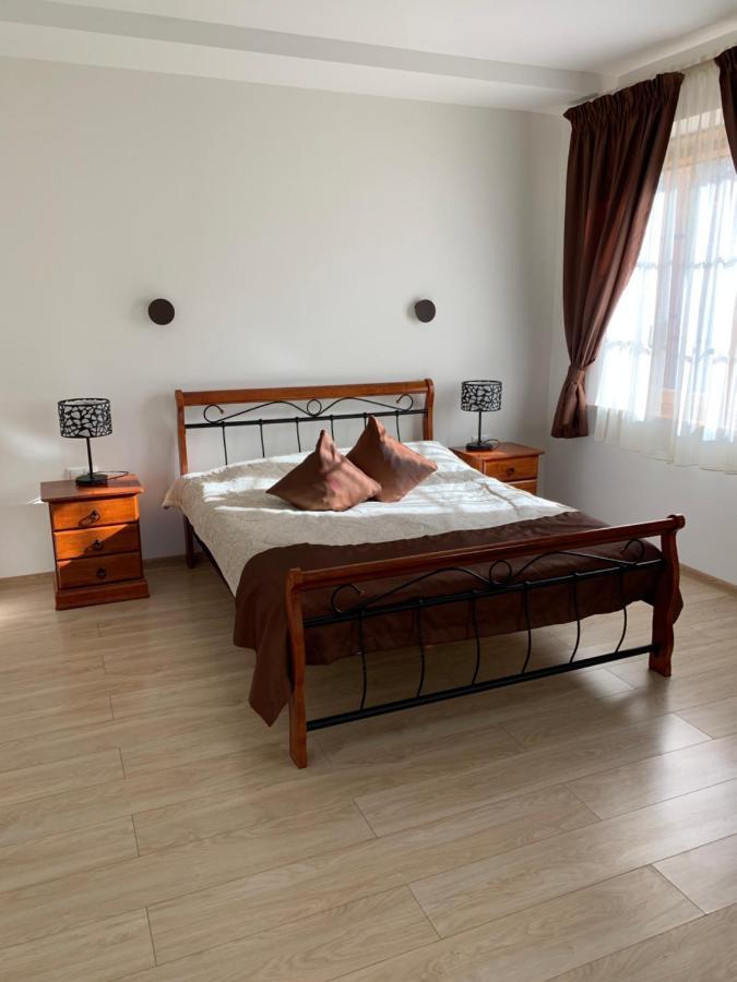 Prie Ziedo Aparthotel Trakai Exterior photo