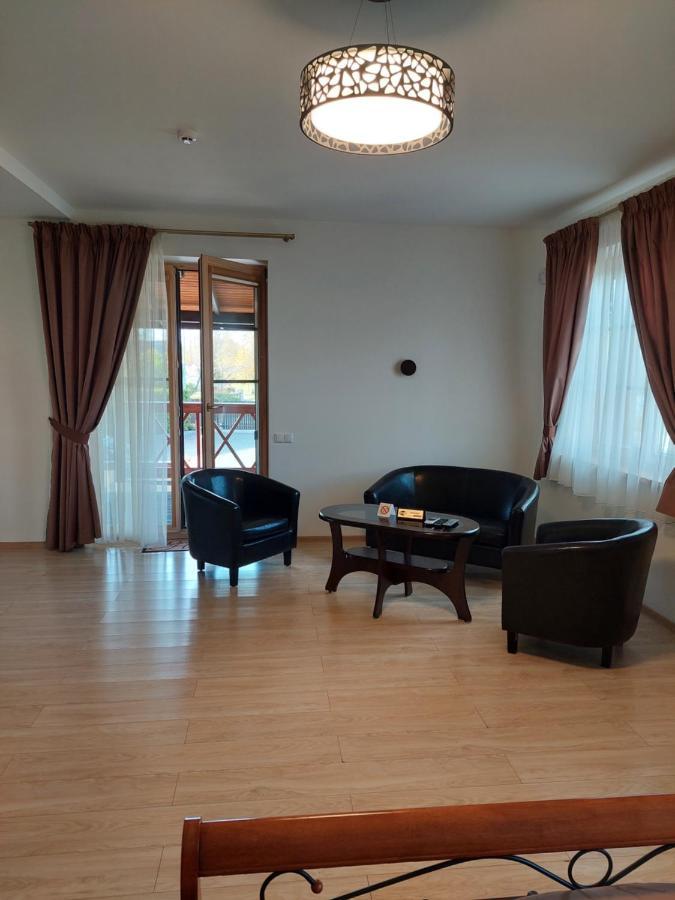 Prie Ziedo Aparthotel Trakai Exterior photo